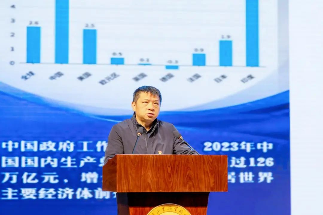 以奋进之姿，逐强国之梦 | “两会锵锵开...